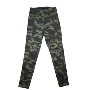 High-Rise Women's Caryl Camouflage Skinny Pants - Size 8